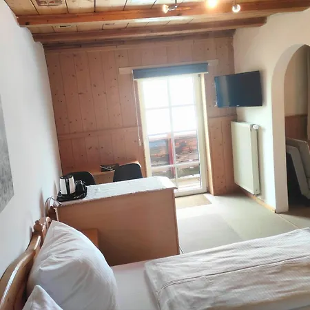 Bed & Breakfast Weisser Hirsch 3*