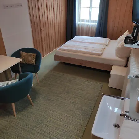 Bed & Breakfast Weisser Hirsch 3*
