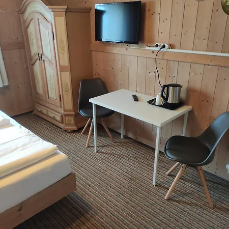Weisser Hirsch Bed & Breakfast Fussen